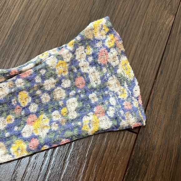 Floral top - Picture 3 of 10